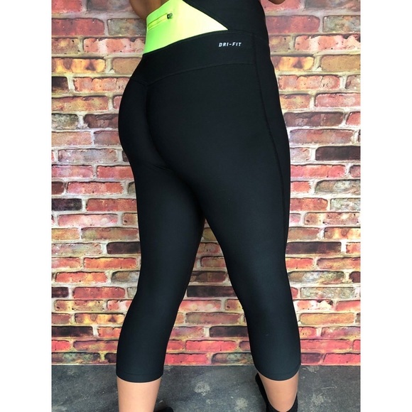 Nike Dri-Fit women’s capris - Picture 3 of 7